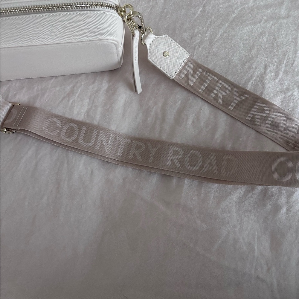 Country Road Cream Crossbody Bag with Gold Details - Picture 4 of 6